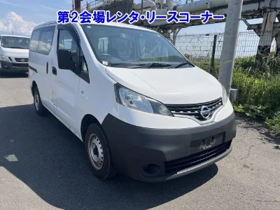 NISSAN NV200