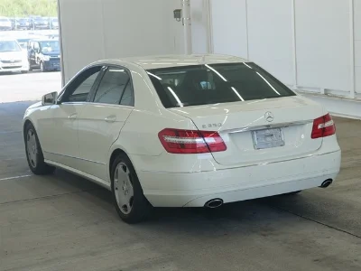 MERCEDES BENZ E CLASS
