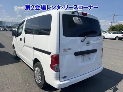 NISSAN NV200
