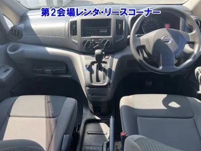 NISSAN NV200