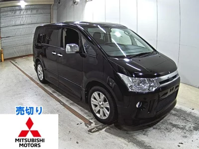 MITSUBISHI DELICA D5
