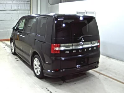 MITSUBISHI DELICA D5
