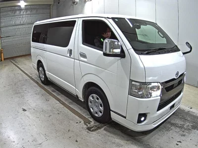 TOYOTA HIACE VAN