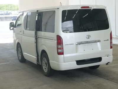 TOYOTA REGIUS ACE VAN