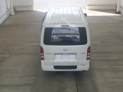 TOYOTA REGIUS ACE VAN