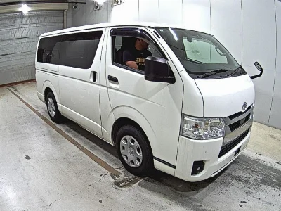 TOYOTA HIACE VAN
