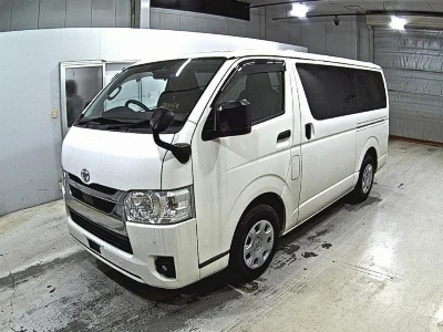 TOYOTA HIACE VAN