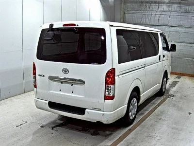 TOYOTA HIACE VAN