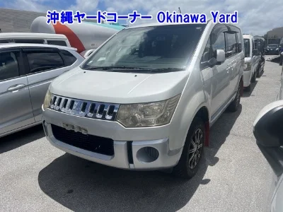 MITSUBISHI DELICA D5