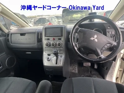 MITSUBISHI DELICA D5