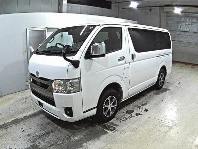 TOYOTA HIACE VAN