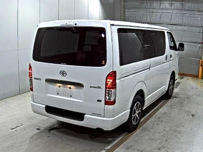 TOYOTA HIACE VAN