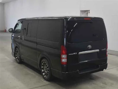 TOYOTA REGIUS VAN