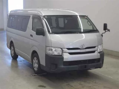 TOYOTA HIACE