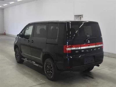 MITSUBISHI DELICA D5