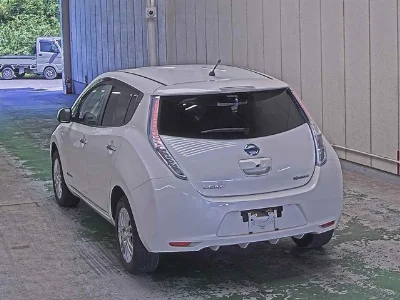 NISSAN LEAF
