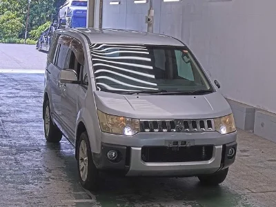 MITSUBISHI DELICA D5