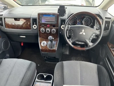 MITSUBISHI DELICA D5