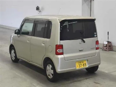 DAIHATSU MOVE CONTE