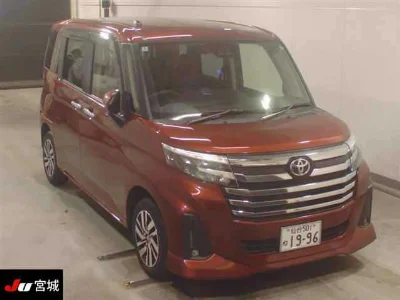 TOYOTA ROOMY