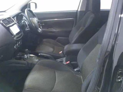 MITSUBISHI RVR