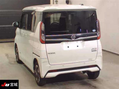 NISSAN ROOX