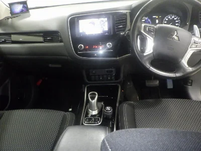MITSUBISHI OUTLANDER PHEV
