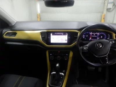 VOLKSWAGEN T-ROC