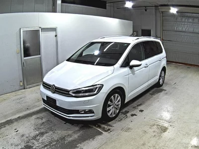VOLKSWAGEN GOLF TOURAN