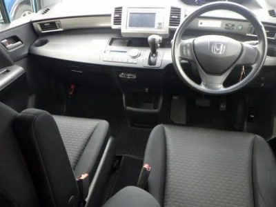 HONDA FREED SPIKE