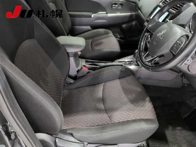 MITSUBISHI RVR