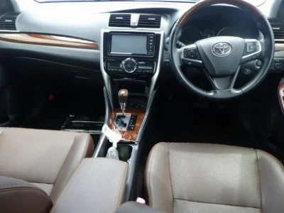TOYOTA PREMIO