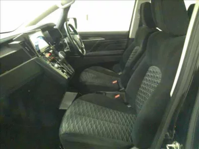 MITSUBISHI DELICA D5