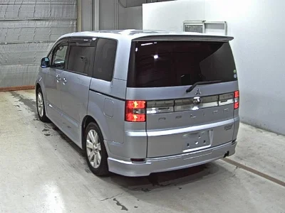 MITSUBISHI DELICA D5