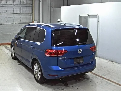 VOLKSWAGEN GOLF TOURAN