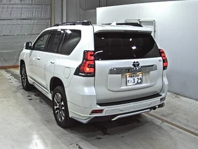TOYOTA LAND CRUISER PRADO