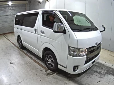 TOYOTA HIACE VAN