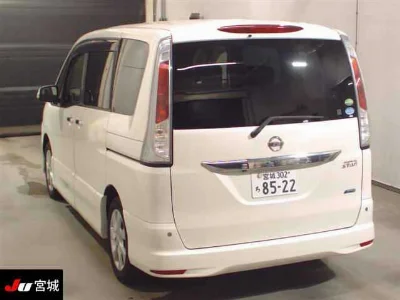 NISSAN SERENA