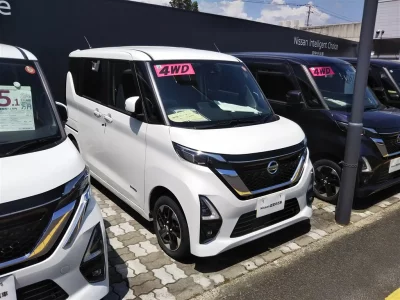 NISSAN ROOX