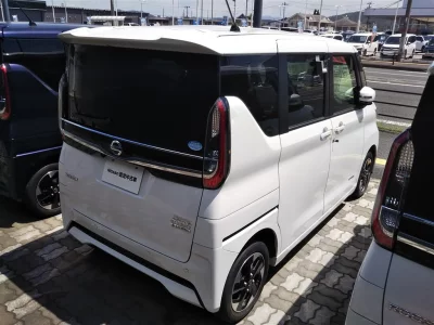 NISSAN ROOX