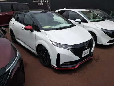 NISSAN AURA