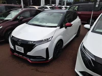 NISSAN AURA