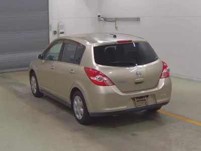 NISSAN TIIDA