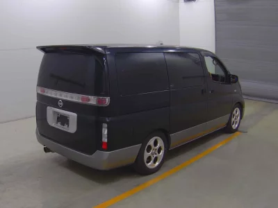 NISSAN ELGRAND