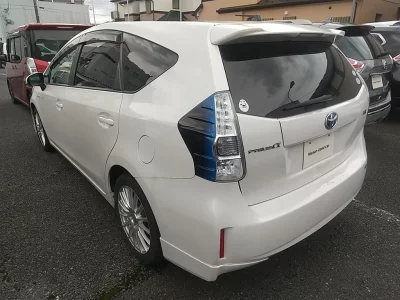TOYOTA PRIUS ALPHA