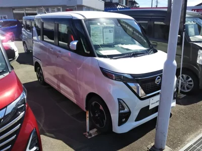 NISSAN ROOX