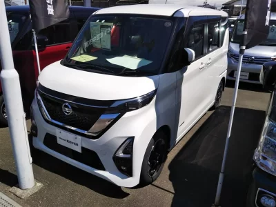 NISSAN ROOX