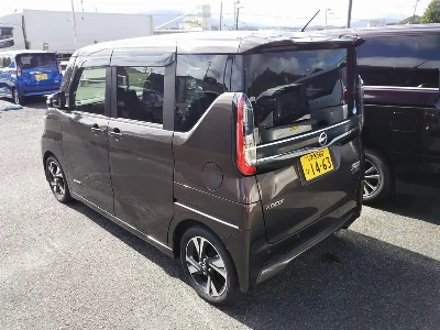 NISSAN ROOX