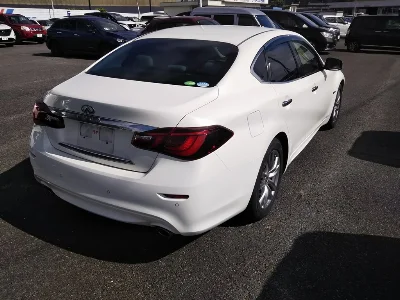 NISSAN FUGA