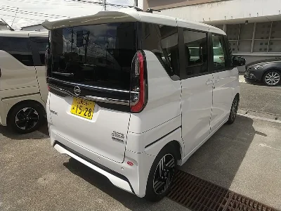 NISSAN ROOX